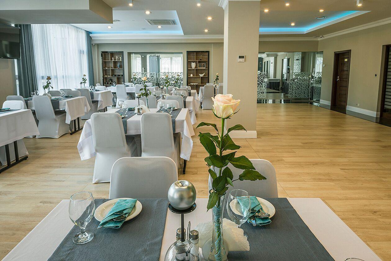 Hotel Garden Седлице Екстериор снимка