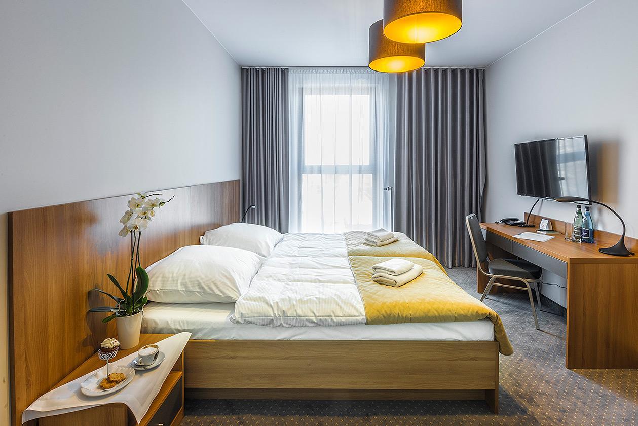 Hotel Garden Седлице Екстериор снимка